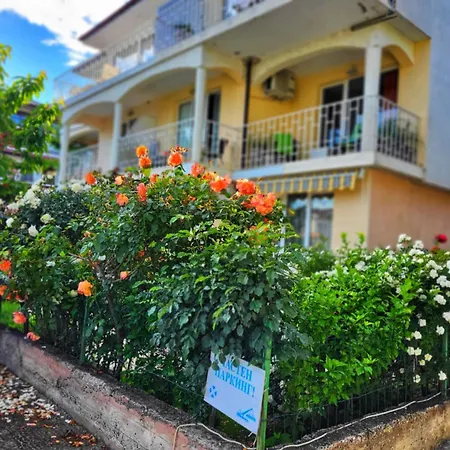 Apartment мареа *