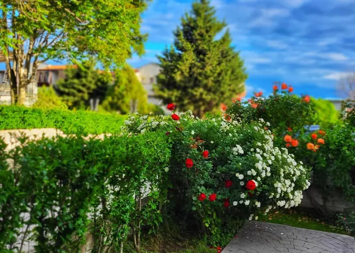 мареа Apartment *